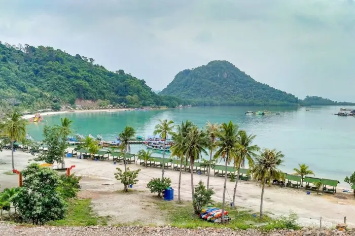 Sari Ringgung Beach, in Lampung for a Fun Vacation with Family