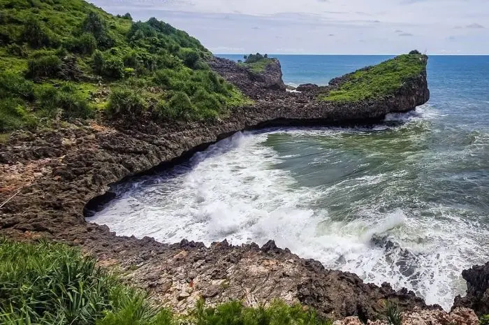 Kesirat Beach, an Exotic Beach with Unique Natural Charm in Gunung Kidul
